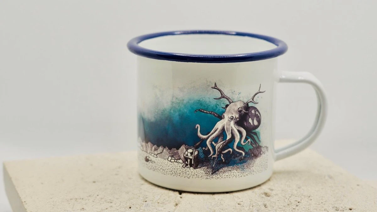 The Mugs Boutique - Un Mug Pour La Vaderdag Octopus - Un Vrai Mug Pour Homme : à Emporter Sur Le Quai, Pour Aller Pêcher Ou Camper Ou éventuellement Dans L'homme Des Cavernes ? 2 The Mugs Boutique - Un Mug Pour La Vaderdag Octopus - Un Vrai Mug Pour Homme : à Emporter Sur Le Quai, Pour Aller Pêcher Ou Camper Ou éventuellement Dans L'homme Des Cavernes ? – Image 2