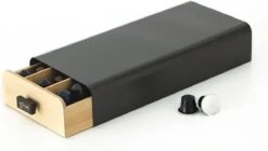 Porte-gobelet à Café Five® En Métal Avec Bambou - Zwart - Compartiments De Tri Et Réglables Et Extensibles - Petit (30 Capsules) 19 Porte-gobelet à Café Five® En Métal Avec Bambou - Zwart - Compartiments De Tri Et Réglables Et Extensibles - Petit (30 Capsules) -Cuisine Fournitures Magasin 1200x678