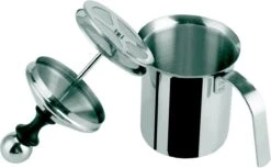 DOWO® - Mousseur à Lait Manuel - Acier Inoxydable - 800 Ml - Mousseur à Lait - Passe Au Lave-vaisselle - Barista - Pot à Lait - Base Résistante à La Chaleur - Induction -Cuisine Fournitures Magasin 1200x741 3