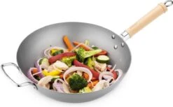 Grande Poêle Wok Navaris Adaptée à L'induction - Wok En Acier Au Carbone Avec Deux Poignées - Wok En Acier Au Carbone Diamètre 30 Cm - Pour Les Plats Sautés Et Wok 9 Grande Poêle Wok Navaris Adaptée à L'induction - Wok En Acier Au Carbone Avec Deux Poignées - Wok En Acier Au Carbone Diamètre 30 Cm - Pour Les Plats Sautés Et Wok -Cuisine Fournitures Magasin 1200x743