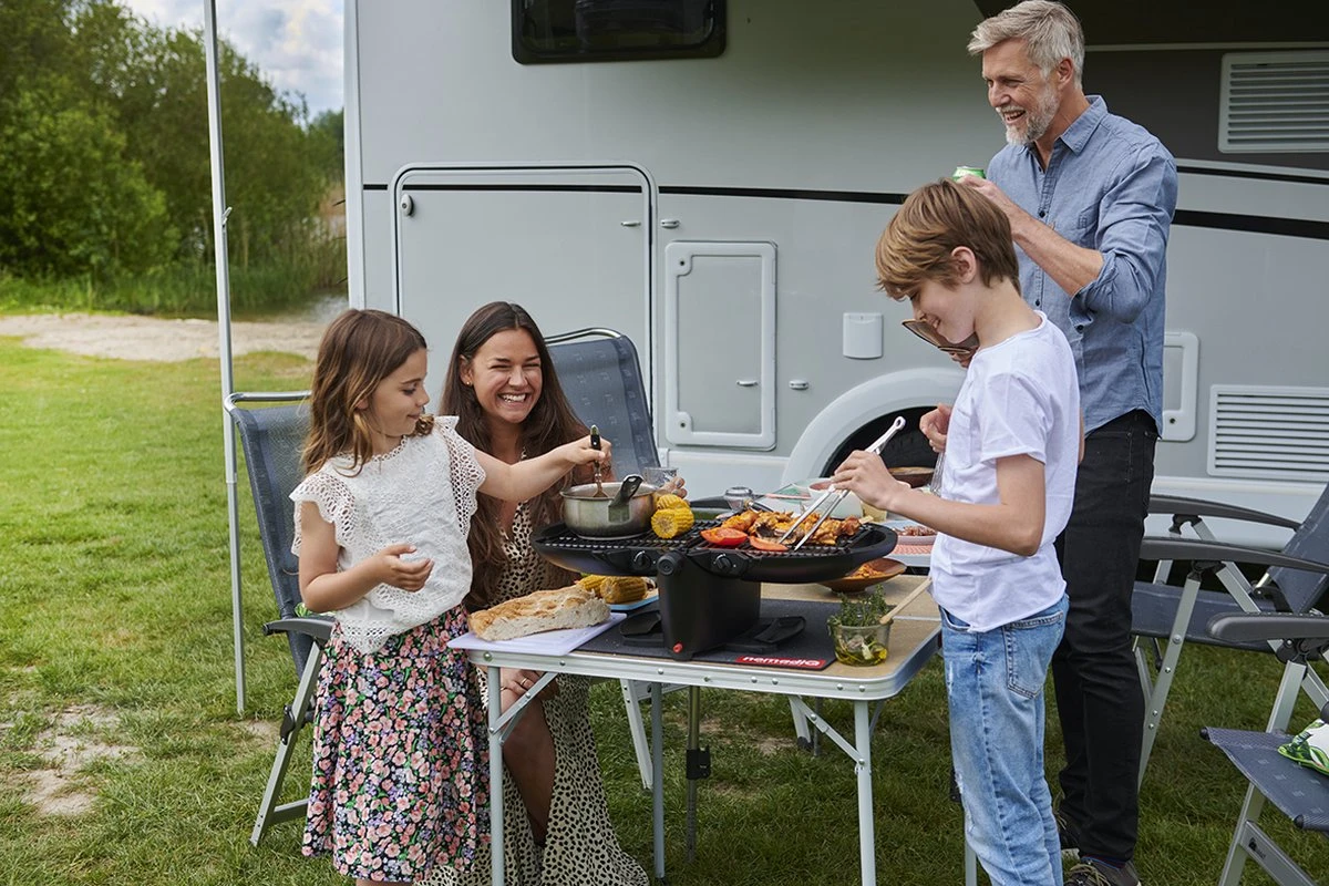 Pack Barbecue NomadiQ ULTIMATE OUTDOOR - Le Barbecue à Gaz Ultime Avec Tous Les Accessoires Pour Griller N'importe Où 5 Pack Barbecue NomadiQ ULTIMATE OUTDOOR - Le Barbecue à Gaz Ultime Avec Tous Les Accessoires Pour Griller N'importe Où – Image 5