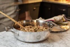 Saveur Selects Voyage Series - Ensemble De Casseroles En Acier Inoxydable à Induction - Comprend 2 Casseroles De Cuisson, 2 Poêles à Poêles à Frire, 1 Casserole, 1 Casserole - Garantie à Vie 22 Saveur Selects Voyage Series - Ensemble De Casseroles En Acier Inoxydable à Induction - Comprend 2 Casseroles De Cuisson, 2 Poêles à Poêles à Frire, 1 Casserole, 1 Casserole - Garantie à Vie -Cuisine Fournitures Magasin 1200x800 32