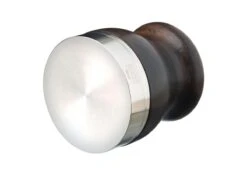 Expresso écarlate | Tamper "Comodo" Pour Barista; Avec Poignée En Bois Ergonomique De Votre Choix Et Base En Acier Inoxydable De Précision. Bois De Santal Rouge 58 Mm 11 Expresso écarlate | Tamper "Comodo" Pour Barista; Avec Poignée En Bois Ergonomique De Votre Choix Et Base En Acier Inoxydable De Précision. Bois De Santal Rouge 58 Mm -Cuisine Fournitures Magasin 1200x852 5