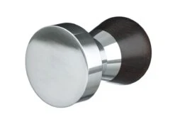 Expresso écarlate | Tamper "Passion" Pour Barista; Avec Poignée Ergonomique En PVC Ou En Bois Précieux De Votre Choix Et Base En Acier Inoxydable De Précision. Bois De Santal Rouge 58,5 Mm + Planche De Tige -Cuisine Fournitures Magasin 1200x852 7