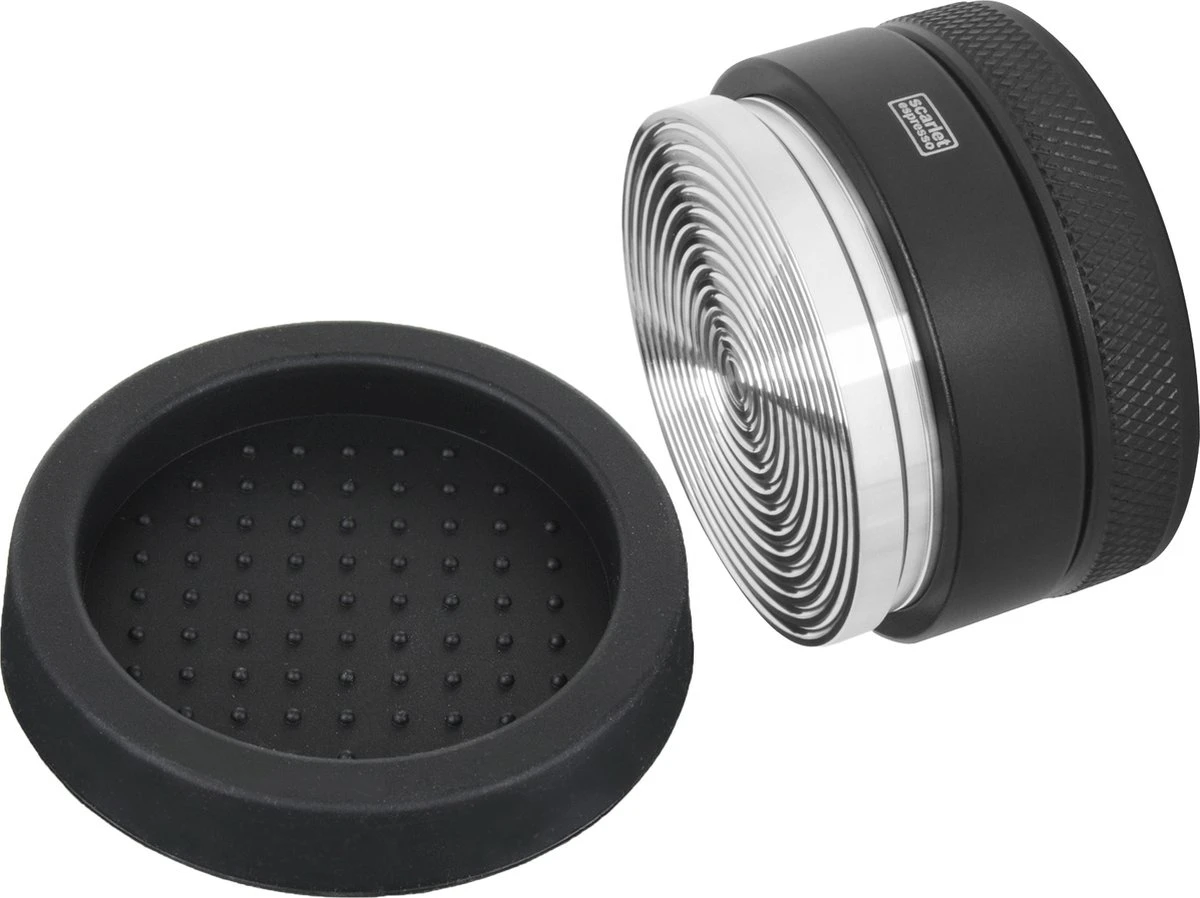 Expresso écarlate | Tamper "Grande Flat" Pour Barista; Avec Rainures 3D Pour Une Extraction Parfaite Avec Des Machines Porte-tamis; Des Tailles Différentes; à Toute épreuve. 1 Expresso écarlate | Tamper "Grande Flat" Pour Barista; Avec Rainures 3D Pour Une Extraction Parfaite Avec Des Machines Porte-tamis; Des Tailles Différentes; à Toute épreuve.