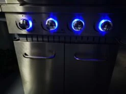 Paralux Barbecue à Gaz Cuisine D'Extérieur - 4 Brûleurs - Incl. Brûleur Latéral - Évier + Robinet - Grille En Fonte - Eclairage LED 9 Paralux Barbecue à Gaz Cuisine D'Extérieur - 4 Brûleurs - Incl. Brûleur Latéral - Évier + Robinet - Grille En Fonte - Eclairage LED -Cuisine Fournitures Magasin 1200x899 3