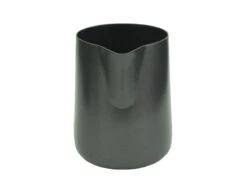 Expresso écarlate | Pot à Lait "L ' Art Modern Anthrazit" Avec Gravure Laser De Naam Personnel, Pour Latte Art Ou Cappuccino; En Acier Inoxydable 18/10 Avec Revêtement Antiadhésif; 600 Ml -Cuisine Fournitures Magasin 1200x900 221