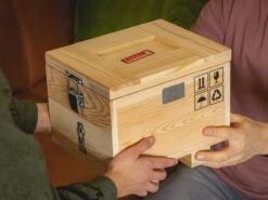 Labyrinth - Verre à Bière Dans Une Boîte En Bois (27x21x21 Cm) Avec Sous-verre En Bois - Chope à Bière 1 Litre - Coffret Cadeau -Cuisine Fournitures Magasin 1200x900 259