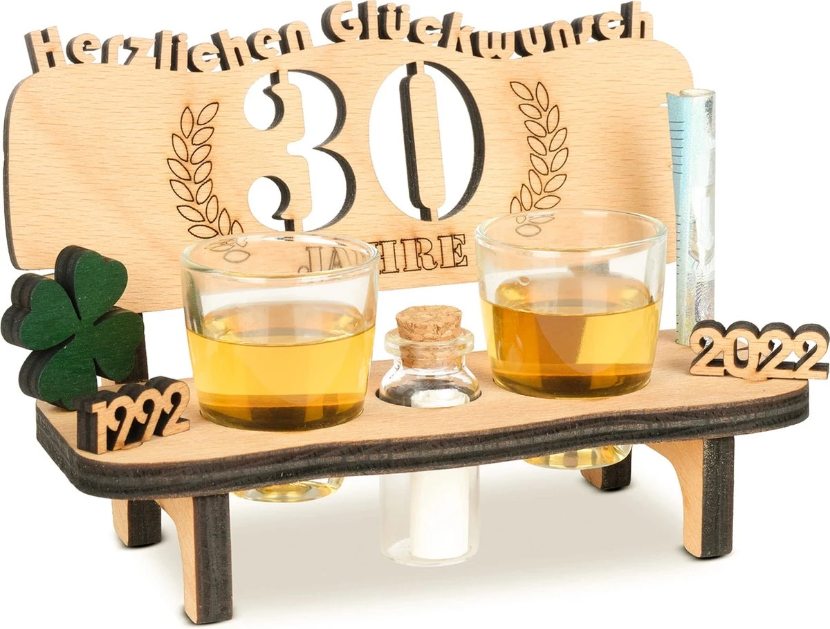 Brynnberg Schnapsbank Mit Jahreszahl - Holz Lorbeerkranz Mit Zahl Engraving - Gift Zum 30 Hochzeitstag Couple Anniversary - Geburtstag Und Pärchen Gift Idea - Schnapsgläser Latte Mit 2 Gläsern 5 Brynnberg Schnapsbank Mit Jahreszahl - Holz Lorbeerkranz Mit Zahl Engraving - Gift Zum 30 Hochzeitstag Couple Anniversary - Geburtstag Und Pärchen Gift Idea - Schnapsgläser Latte Mit 2 Gläsern – Image 5
