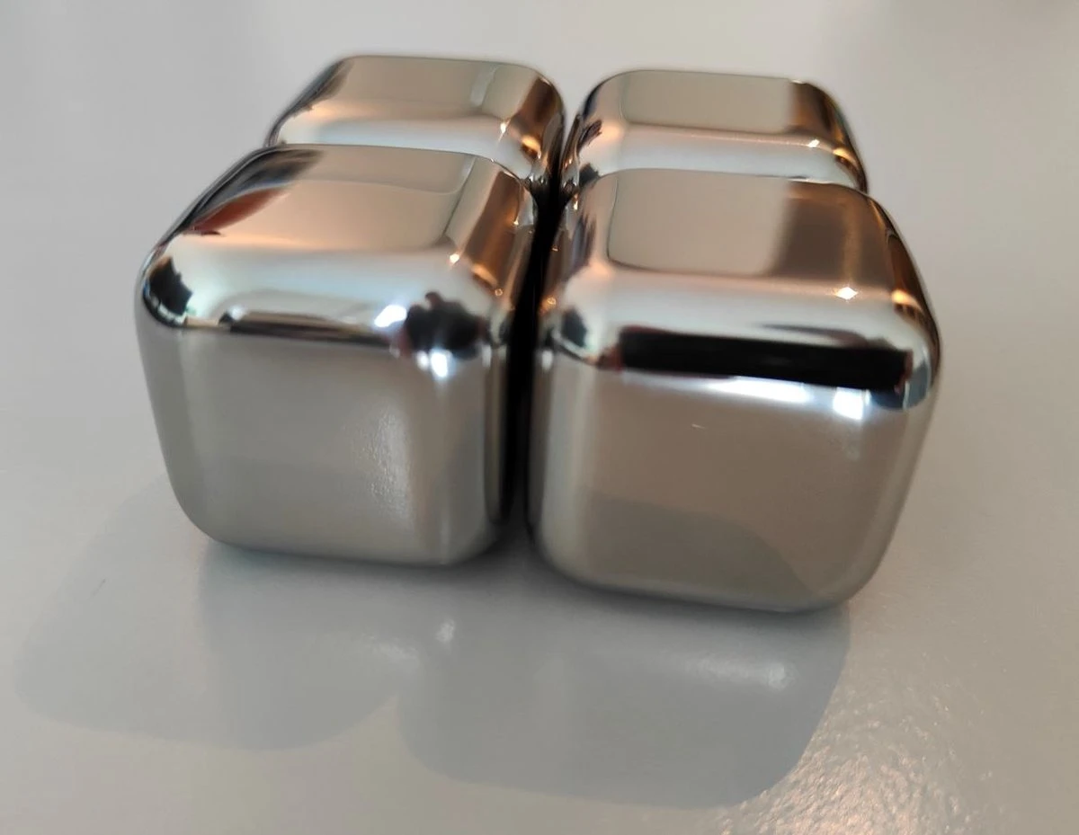 Sparq Home - Cubes à Whisky RvS - Pierres à Whisky - Ensemble De 4 Pièces - Pierres à Whisky - Pierres à Whisky - Glaçons - Cadeau - Noël 7 Sparq Home - Cubes à Whisky RvS - Pierres à Whisky - Ensemble De 4 Pièces - Pierres à Whisky - Pierres à Whisky - Glaçons - Cadeau - Noël – Image 7