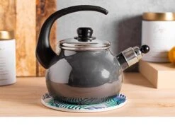 Bouilloire Sifflante Silésie Faite Main émail Gris Foncé 2,2 Litres - Bouilloire - Convient à Toutes Les Sources De Chaleur - Fabrication Artisanale - Gris Rétro -Cuisine Fournitures Magasin 1200x960 3