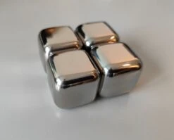 Sparq Home - Cubes à Whisky RvS - Pierres à Whisky - Ensemble De 4 Pièces - Pierres à Whisky - Pierres à Whisky - Glaçons - Cadeau - Noël 15 Sparq Home - Cubes à Whisky RvS - Pierres à Whisky - Ensemble De 4 Pièces - Pierres à Whisky - Pierres à Whisky - Glaçons - Cadeau - Noël -Cuisine Fournitures Magasin 1200x968 6