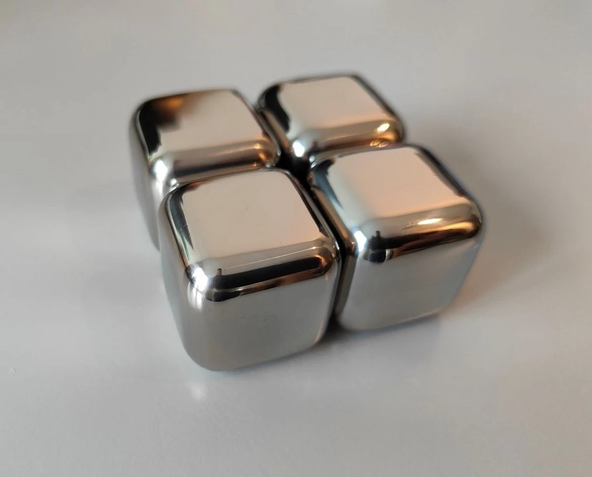 Sparq Home - Cubes à Whisky RvS - Pierres à Whisky - Ensemble De 4 Pièces - Pierres à Whisky - Pierres à Whisky - Glaçons - Cadeau - Noël 8 Sparq Home - Cubes à Whisky RvS - Pierres à Whisky - Ensemble De 4 Pièces - Pierres à Whisky - Pierres à Whisky - Glaçons - Cadeau - Noël – Image 8