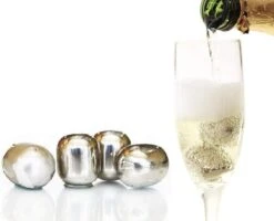 Sparq Home - Ensemble De 4 Cubes à Whisky En Acier Inoxydable - Perles De Vin - Pierres à Whisky - Glaçons Réutilisables - Cadeau -Cuisine Fournitures Magasin 1200x973 3