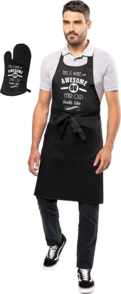 KARIBAN Awesome Cadeau 60 Ans - 60 Ans - Tablier De Cuisine - Tablier BBQ - Anniversaire - Noir - Avec Gant De Four