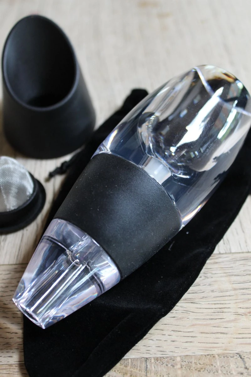 United Entertainment - Carafe à Vin Magique Avec éclairage LED 3 United Entertainment - Carafe à Vin Magique Avec éclairage LED – Image 3