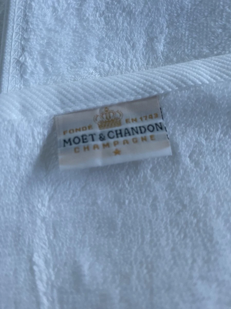 Ensemble Complet Moët & Chandon Ice Imperial Seau à Glace XL Comprenant 6 Verres Et Petit Seau à Glace Avec Cuillère Et Serviette 7 Ensemble Complet Moët & Chandon Ice Imperial Seau à Glace XL Comprenant 6 Verres Et Petit Seau à Glace Avec Cuillère Et Serviette – Image 7