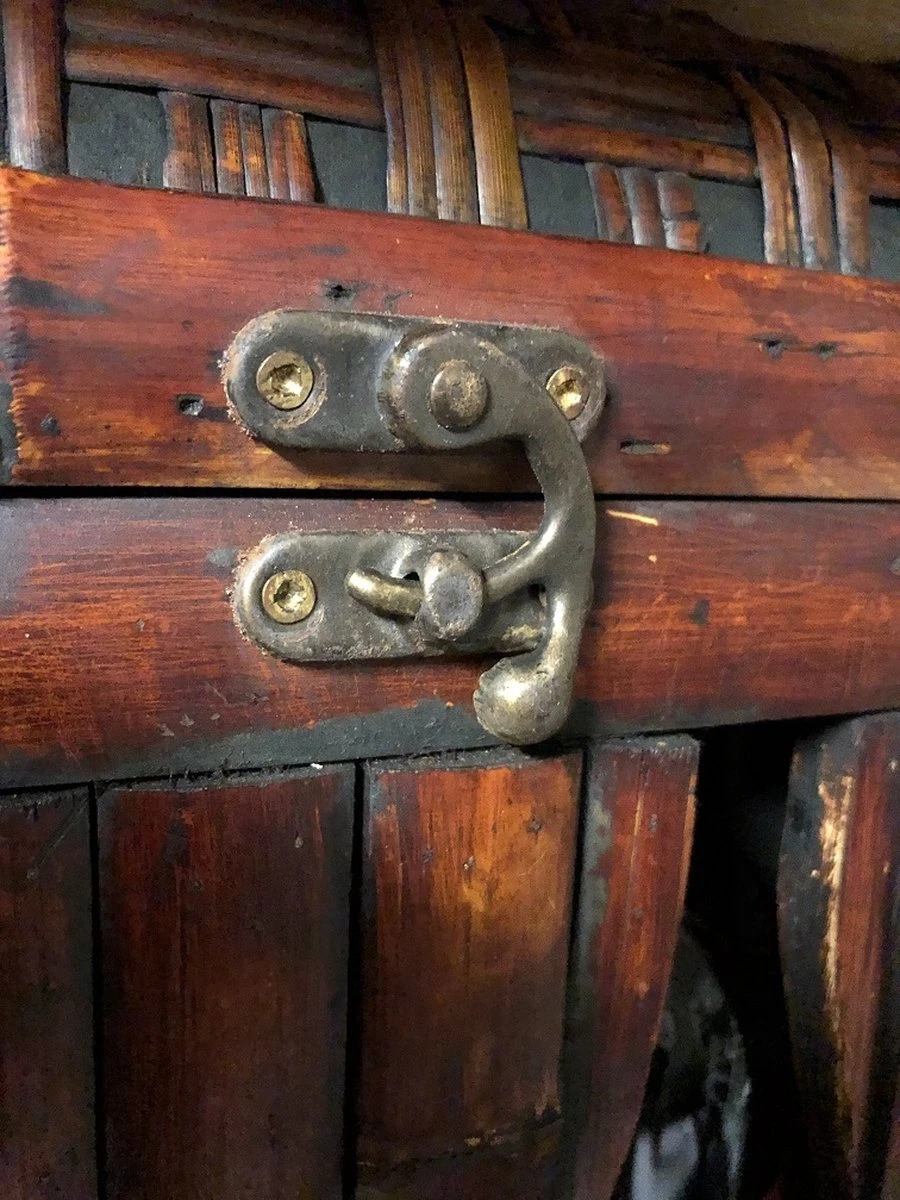 Coffret En Bois Colonial Pour 2 Bouteilles De Vin, Debout, Finition Bambou, Très Spécial ! 7 Coffret En Bois Colonial Pour 2 Bouteilles De Vin, Debout, Finition Bambou, Très Spécial ! – Image 7